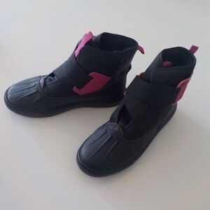 NEW BareTraps Memory Foam Boots